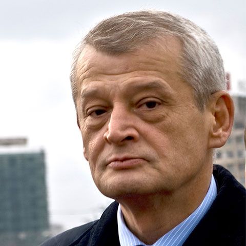 Sorin Oprescu: Pălăria de premier este prea mare pentru Negoiţă