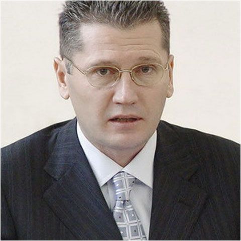 Negoiţă: Zeci de milioane de euro daţi în contracte suspecte