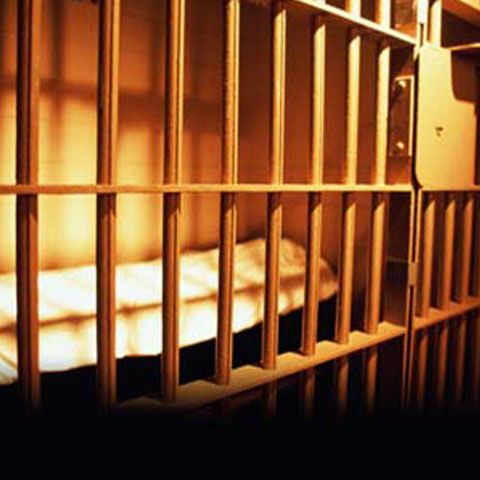 Două dintre femeile acuzate de înşelăciuni imobiliare au fost arestate de Judecătoria Sectorului 3