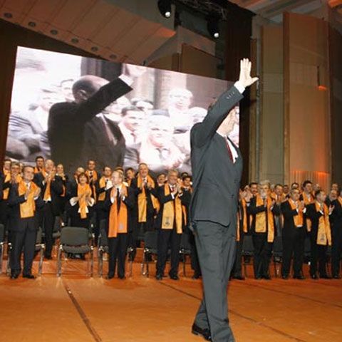 Caravana care i-a adus pe susţinătorii lui Băsescu la Timişoara şi a parcat ilegal va fi amendată