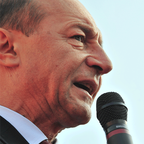 Băsescu: Dacă mogulii nu renunţă să mai rupă din România, vor avea scandal şi în următorul meu mandat