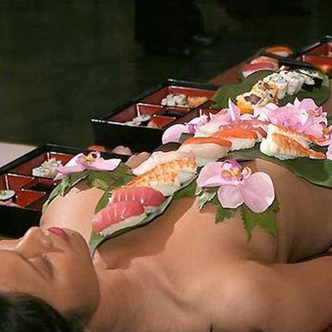 TRADIŢII BIZARE. Episodul VI: Obiceiuri şi practici sexuale ciudate