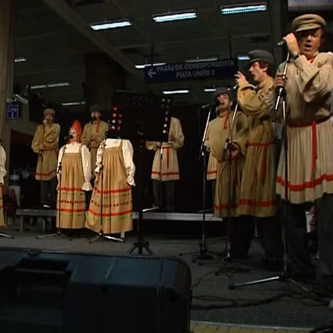 Teatrul Masca a sărbătorit, duminică, şase ani de spectacole susţinute... la metrou  