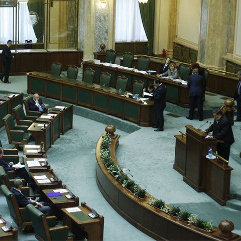 Senatorii au votat condiţiile înfiinţării unui cimitir, "o lege pentru viitorul tuturor"
