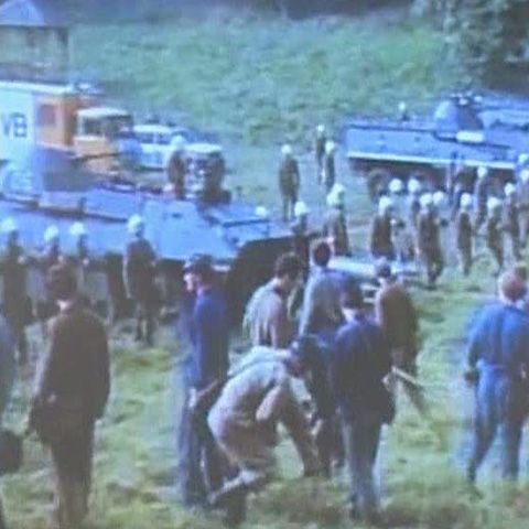 1.000 de colaboratori ai poliţiei secrete comuniste din Cehia au fost dezvăluiţi pe Internet