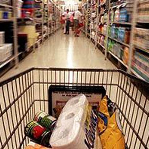 O poliţistă din judeţul Argeş a fost prinsă furând dintr-un hypermarket