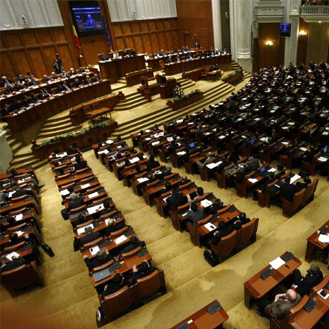 Plenul Senatului va discuta astăzi Legea de organizare a Guvernului