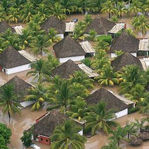 Ploile torenţiale şi alunecările de teren din El Salvador s-au soldat cu peste 150 de morţi