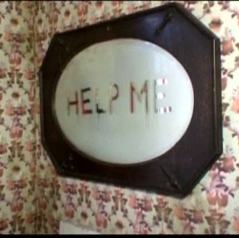 Emma Thompson a deschis o expoziţie inspirată din viaţa unei tinere din Rep. Moldova vândută ca sclavă - FOTO