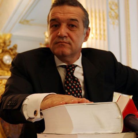 Gigi Becali, la Realitatea FM: Băsescu este un golan de ultimă speţă