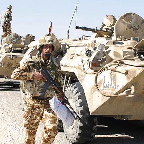 Militarii vor fi trimişi 12 zile în concediu fără plată, cu patru mai mult ca civilii