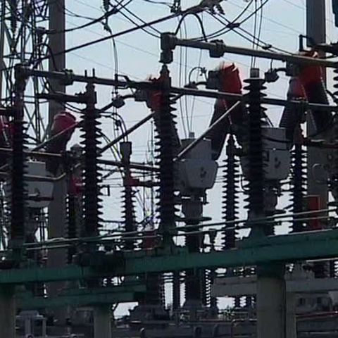 Factura la electricitate nu creşte pentru consumatorii casnici 