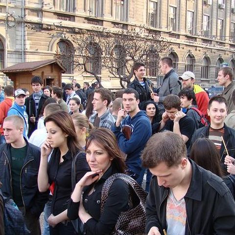 Studenţii basarabeni au protestat faţă de majorarea taxei consulare la Timişoara PUBLICA DOAR DUPA 18.30