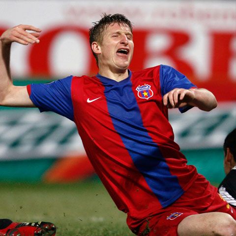 Steaua riscă neprogramarea în campionat dacă nu îi plăteşte datoria lui Goian!