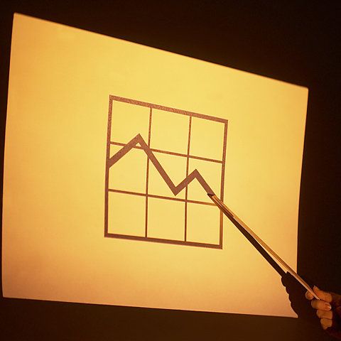 Economia României scade al cincilea trimestru la rând