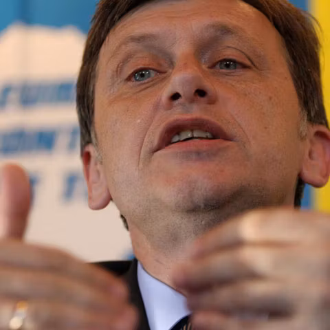 Antonescu nu este de acord cu intrarea în vigoare a Legii salarizării unitare