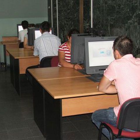 Programările pentru examenul auto vor fi sistate în perioadele 25-30 noiembrie şi 28-31 decembrie