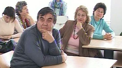 Profesorii aşteaptă de un an majorarea cu 50% a salariilor. Cum comentaţi?