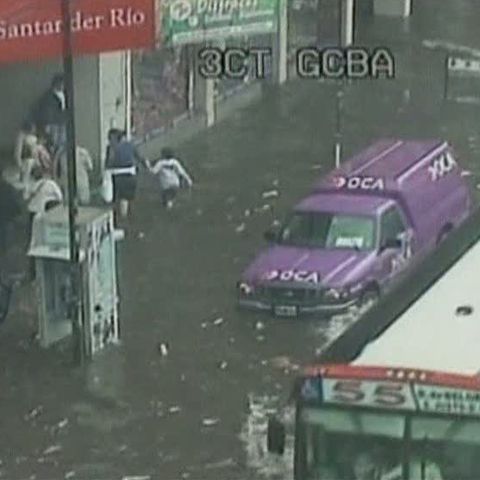 Brazilia şi Argentina, grav afectate de furtuni, ploi torenţiale şi inundaţii. VEZI VIDEO 