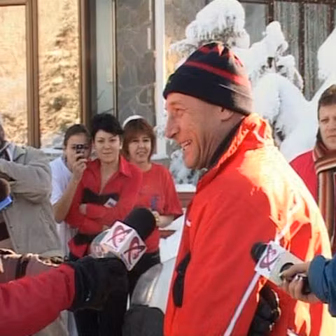 Băsescu: În timpul acestei visări care mă ducea în braţele morţii, mi s-a părut că în foc îmi văd soţia cu fetiţele de mână