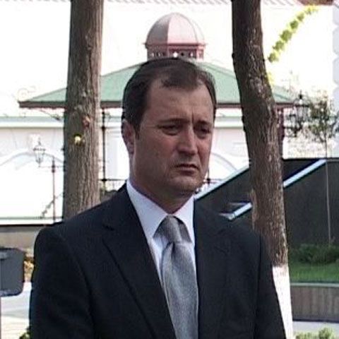 Vlad Filat a discutat la Bucureşti despre deschiderea unui punct consular la Ungheni