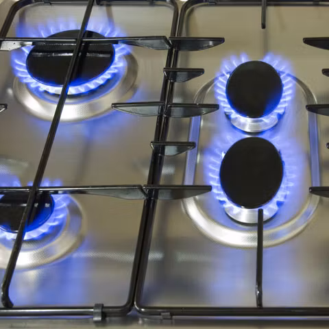 Distrigaz a reluat, sâmbătă seară, furnizarea gazelor pentru 500 de abonaţi afectaţi de explozia din sectorul 2