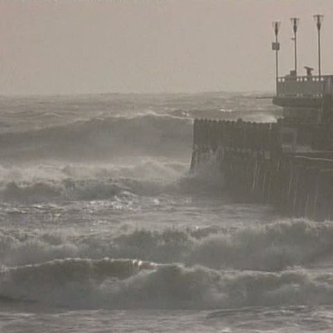 Marea Britanie, lovită de furtuni puternice şi ploi torenţiale 