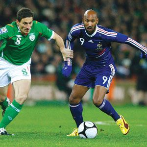 VIDEO / Franţa aproape calificată la CM, Anelka a înscris un gol asemănător celui marcat de Daniel Niculae la Varşovia!