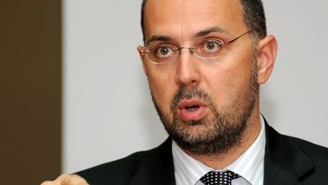 Kelemen Hunor: Am impresia că Guvernul nu vine cu bugetul în Parlament, deoarece ascunde o creştere a TVA