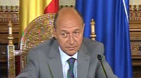 Băsescu: Cei doi procurori eliminaţi din sistem ar putea să devină o problemă legală 