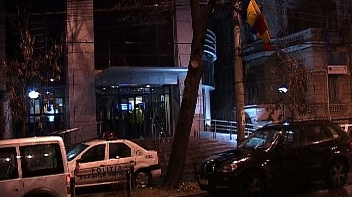 Împuşcături sâmbătă noapte, în Piaţa Romană