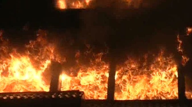 Un incendiu a izbucnit la sediul Apelor Române din Mehedinţi