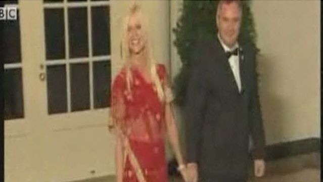 Un bărbat şi o femeie au intrat neinvitaţi la un dineu în Casa Albă 