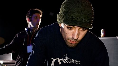 JFB, câştigătorul Campionatelor Vestax şi DMC, a mixat la Bucureşti - VIDEO