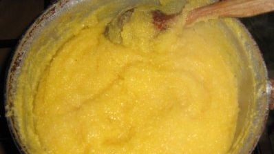 Moldovenii sunt campioni naţionali la consumul de mămăligă