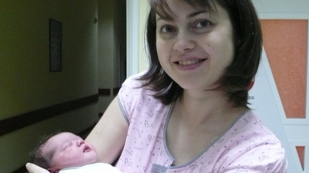 Întârzieri la plata indemnizaţiilor pentru mămicile din Braşov