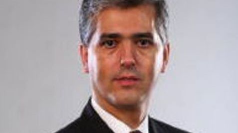 PORTRET DE CANDIDAT: Eduard Manole, prezidenţiabilul care promite Paradisul