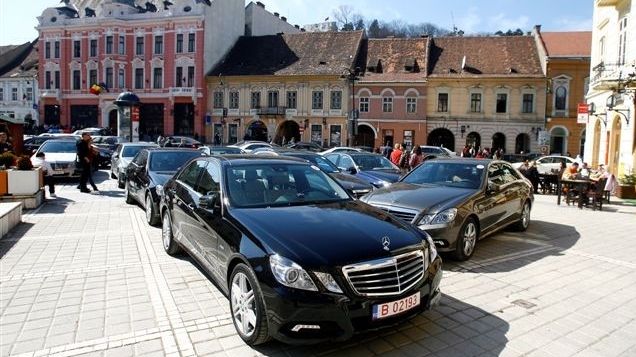 Ţiriac renunţă la importul autoturismelor Mercedes 