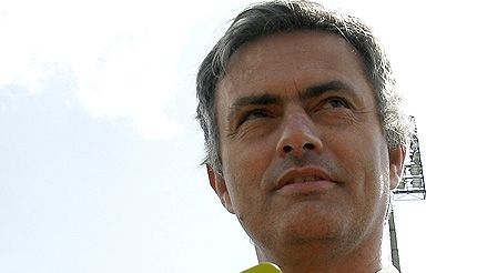 Jose Mourinho: Nu mă tem de Barca, îl am pe Chivu!