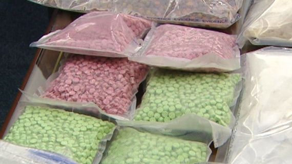 Un olandez prins de poliştii piteşteni cu câteva kilograme de droguri