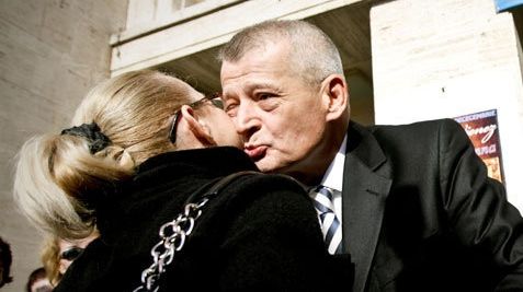 PORTRET DE CANDIDAT: Oprescu - la Bucureşti a avut nevoie de trei încercări. De câte are nevoie la Cotroceni?