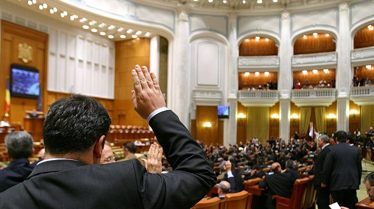 Peste trei sferturi dintre românii care au votat la referendum vor parlament unicameral