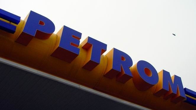 Petrom a ieftinit carburanţii cu 3 bani/litru