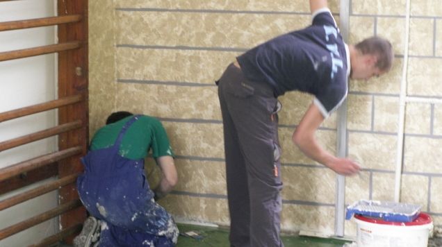 Circa 150 de elevi din Poina Ilvei învaţă în săli de clasă nefinisate