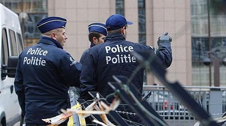 Poliţia belgiană a efectuat arestări după violenţe înregistrate lângă Bruxelles