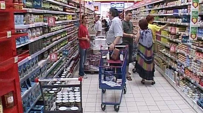 Comercianţii au început deja să afişeze reduceri de sărbători