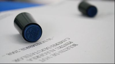 Viceprimarul din Ştefăneşti, judeţul Argeş, amendat cu 25.000 lei după ce a transportat persoane la vot