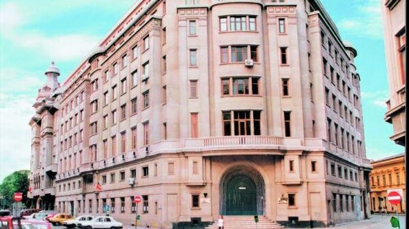 Studenţii înscrişi la distanţă la \"Spiru Haret\" au fost reînmatriculaţi la zi şi la frecvenţă redusă