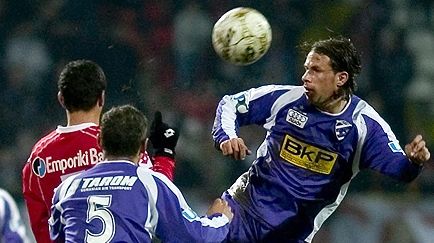 Mită electorală cu bilete la meciul Timişoara - Dinamo