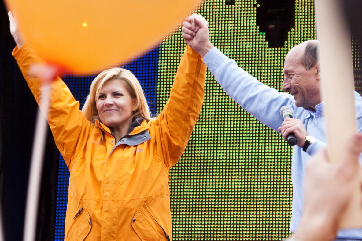 Băsescu spune că este conştient de zvonurile privind o relaţie a sa cu Elena Udrea